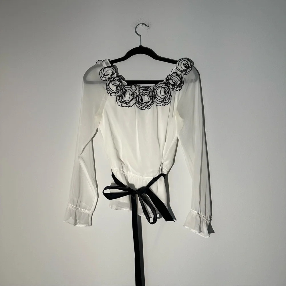 Adrianna Papell Evening Essentials white blouse with flowers size S